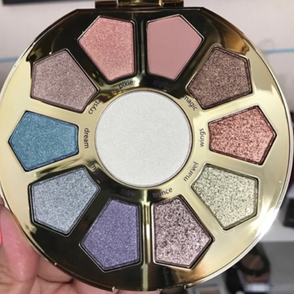 New ❣️Eyeshadow Pallet - Picture 8 of 8